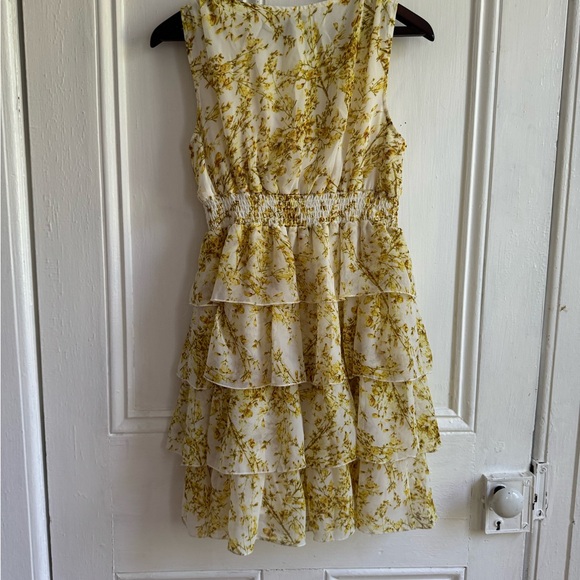 Yellow Floral Tiered Ruffled H&M Dress - Picture 6 of 8